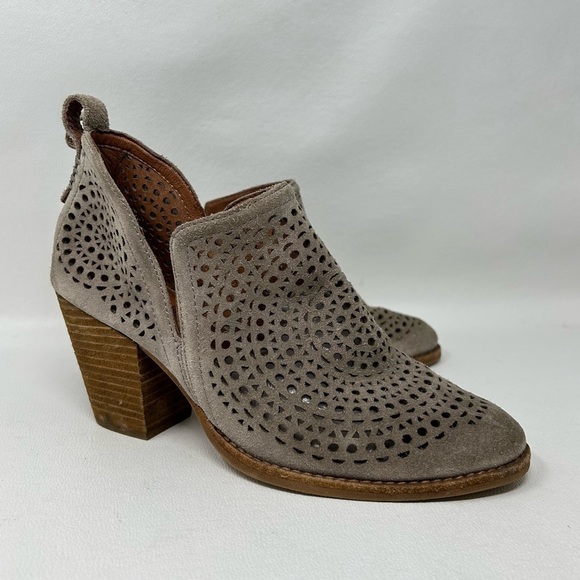 Jeffrey Campbell 'Rosalee Cutout Booties Women's Size 9 Light Brown Suede. - Picture 3 of 12